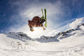 xingkong.com-NBA回顾：近10场9胜！湖人距第7差0.5胜场，詹眉关键发力带领湖人后来居上