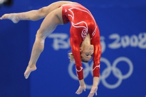 星空体育电脑版-《Apex Legends》线上线下联动赛事，玩家热情高涨，apex英雄联赛